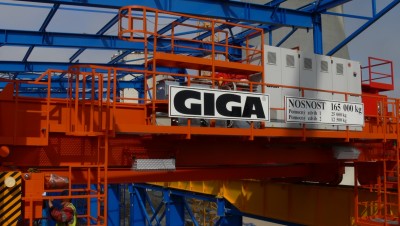 Double girder bridge cranes with a capacity of 165t a 125t, electric plant Počerady
