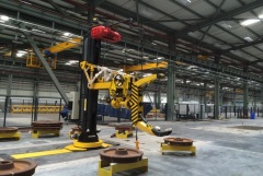 Robotic welding stations with hoists of GIGA